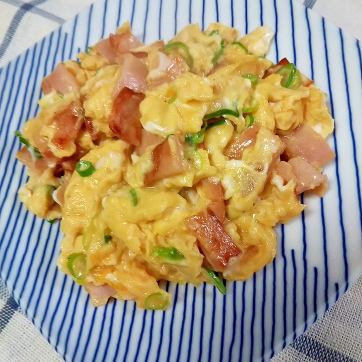 ササっと一品!焼き豚&ねぎのスクランブルエッグ
